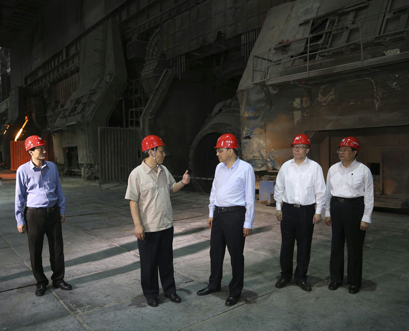 李克強(qiáng)：化解過(guò)剩產(chǎn)能要保證企業(yè)多余人員轉(zhuǎn)崗不下崗 轉(zhuǎn)業(yè)不失業(yè)