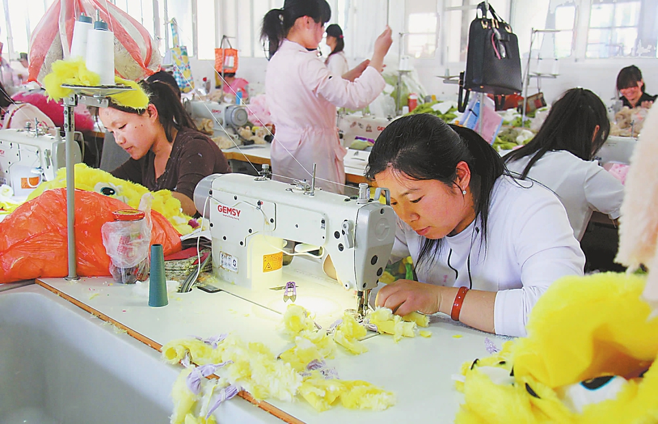 江蘇連云港市贛榆區(qū)助返鄉(xiāng)農(nóng)民工家門口就業(yè)