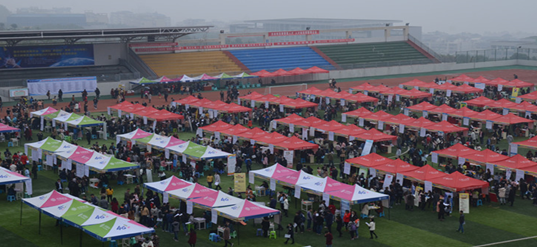 重慶市萬(wàn)州區(qū)連續(xù)兩場(chǎng)大學(xué)生招聘會(huì)助推意向就業(yè)1316人