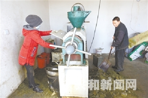 青海共和：脫貧攻堅黨旗紅