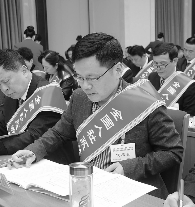 領(lǐng)獎(jiǎng)人：寧波市12333中心主任劉震——用心傾聽群眾的心聲