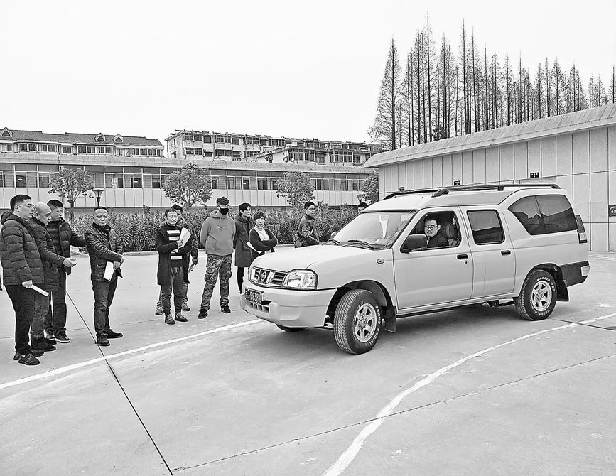 江蘇東臺(tái)：開(kāi)展汽車駕駛員職業(yè)資格技能鑒定