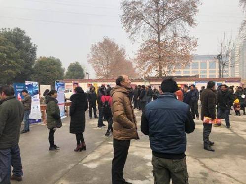 湖北保康：舉行“三（四）輪車”車主專場(chǎng)招聘會(huì)