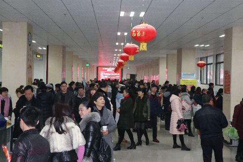 湖北谷城：就業(yè)援助月在行動 提供就業(yè)崗位2110個