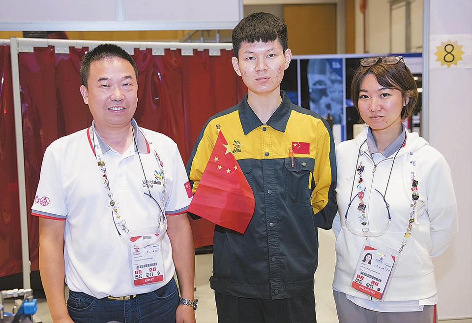 最高獎項背后的金牌教練——記工業(yè)機械裝調項目教練宋軍民