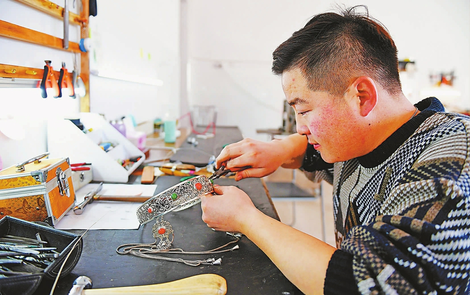 內(nèi)蒙古自治區(qū)赤峰市克什克騰旗民族技藝培訓鋪就創(chuàng)業(yè)致富路