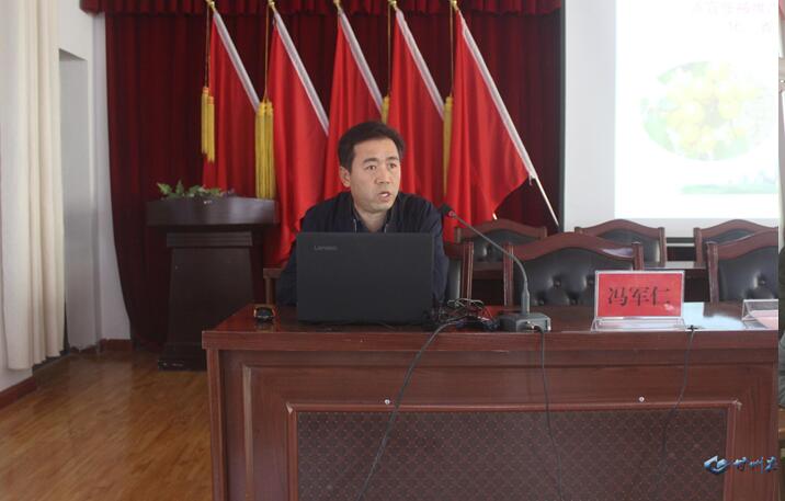 甘肅省張掖市甘州區(qū)三閘鎮(zhèn)搶抓農(nóng)閑時(shí)節(jié) 果農(nóng)充電忙