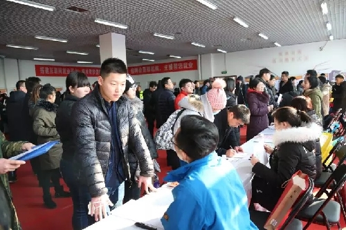 北京房山：招聘會(huì)開(kāi)“直播” 1.2萬(wàn)人線上參與