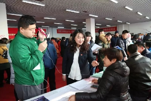 北京房山：招聘會(huì)開(kāi)“直播” 1.2萬(wàn)人線上參與