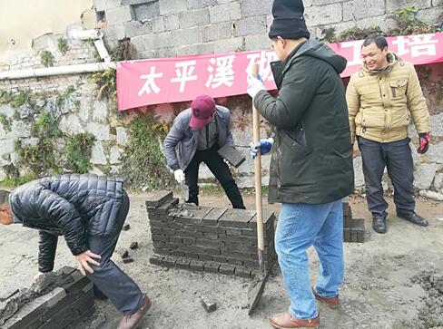 湖北夷陵：送溫暖下鄉(xiāng) 農(nóng)民工家門口參加職業(yè)技能鑒定考試