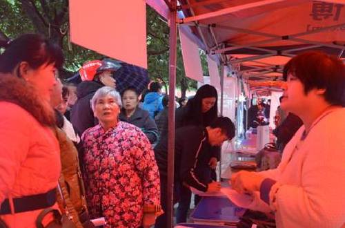 百企萬崗來相助 就業(yè)幫扶不斷檔——重慶市江津區(qū)“1+10”就業(yè)援助集中活動取得實效