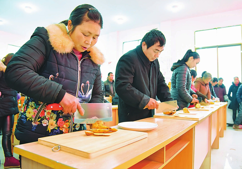 四川敘永：為貧困家庭勞動力免費培訓技能