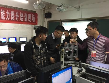 江西省世界技能大賽移動(dòng)機(jī)器人項(xiàng)目師資能力提升培訓(xùn)班順利舉行