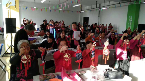 新疆生產建設兵團十二師：傳情又送技 千里援疆情