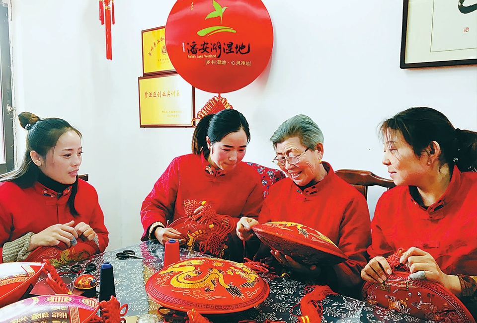 “香包”成就精彩人生——走近農(nóng)民“香包工匠”王秀英