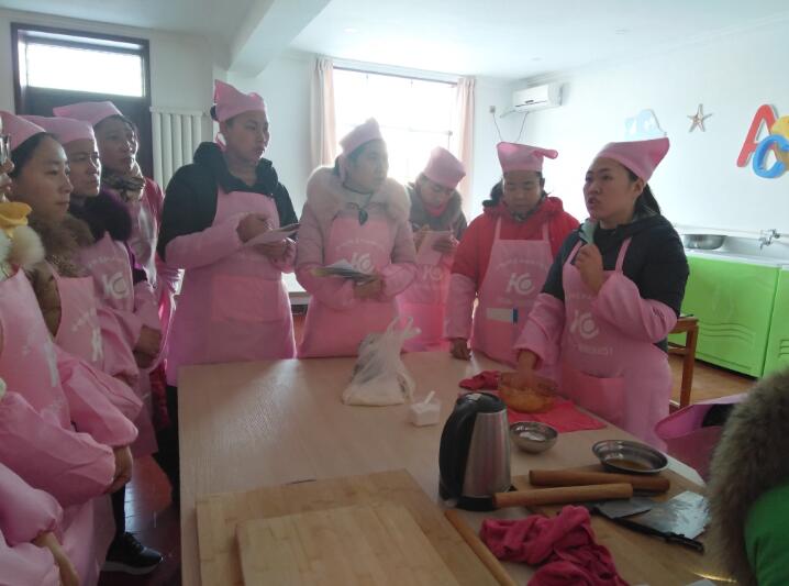 甘肅甘州：室外寒氣逼人，室內(nèi)營(yíng)養(yǎng)師培訓(xùn)熱火朝天