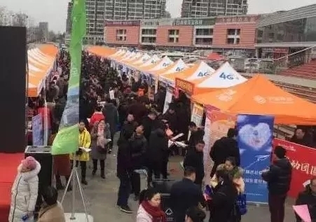 春風(fēng)作伴好還鄉(xiāng)——江蘇省宿遷市“三進(jìn)三幫”2018就業(yè)創(chuàng)業(yè)“春風(fēng)行動(dòng)”火熱進(jìn)行中