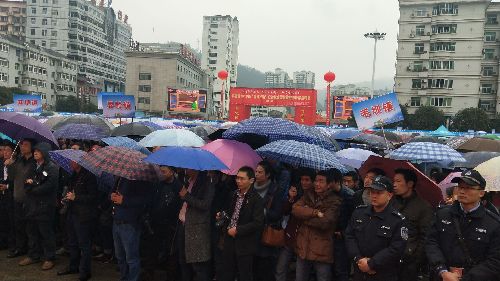 陜西紫陽(yáng)：“春風(fēng)行動(dòng)”火爆山城