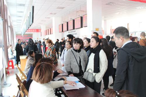 浙江象山：新春招聘紅火開場，企業(yè)吹起“搶人才”號角