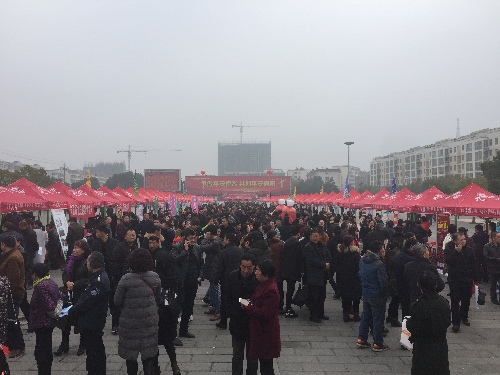 河南省各地舉辦“春風(fēng)行動”系列招聘會