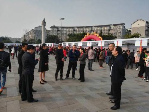 四川內(nèi)江：就業(yè)局辦的 就是我們想要的 記“川南片區(qū)就業(yè)援助招聘會”隆昌站