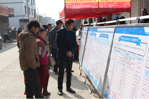 湖南省新田縣巡回招聘促就業(yè) 就業(yè)扶貧暖人心