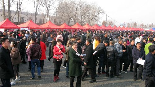 遼寧省朝陽(yáng)市2018年農(nóng)村勞動(dòng)力就業(yè)幫扶系列活動(dòng)在朝陽(yáng)5縣（市）專場(chǎng)招聘會(huì)成功舉辦