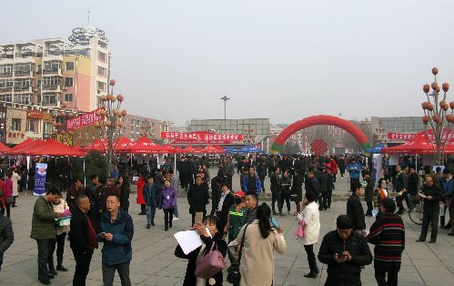 遼寧省朝陽(yáng)市2018年農(nóng)村勞動(dòng)力就業(yè)幫扶系列活動(dòng)在朝陽(yáng)5縣（市）專場(chǎng)招聘會(huì)成功舉辦