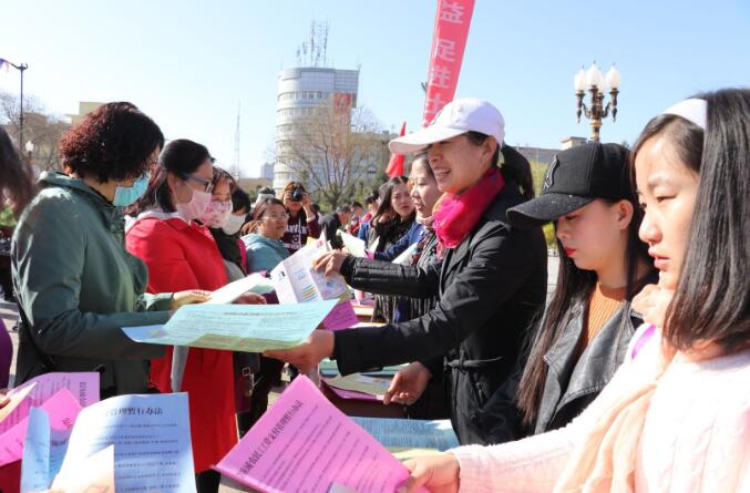 甘肅甘州：開展“農(nóng)民工法治宣傳教育日”活動