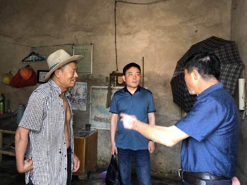 安徽界首：東城街道 融入群眾，傾聽民心，盡心服務——記一位扎根基層的村書記