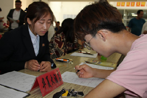 返鄉(xiāng)就業(yè) 筑夢敦煌——甘肅省敦煌市舉辦“返鄉(xiāng)就業(yè)，筑夢敦煌”高校畢業(yè)生專場招聘會