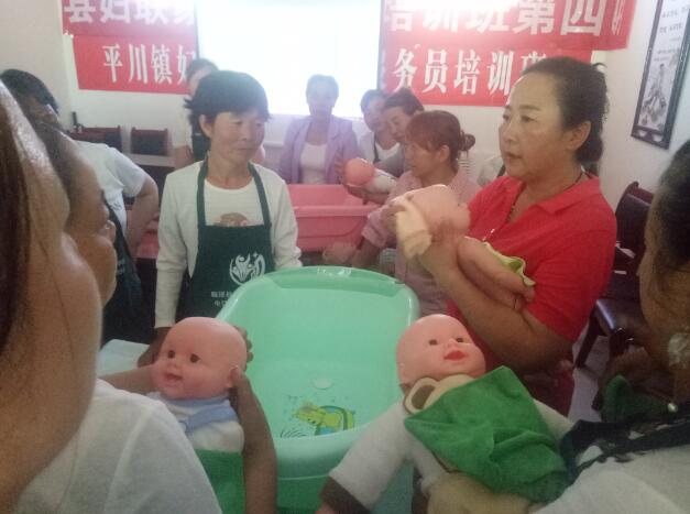 快樂培訓(xùn) 輕松帶娃——甘肅省臨澤縣舉辦育嬰員技能培訓(xùn)班