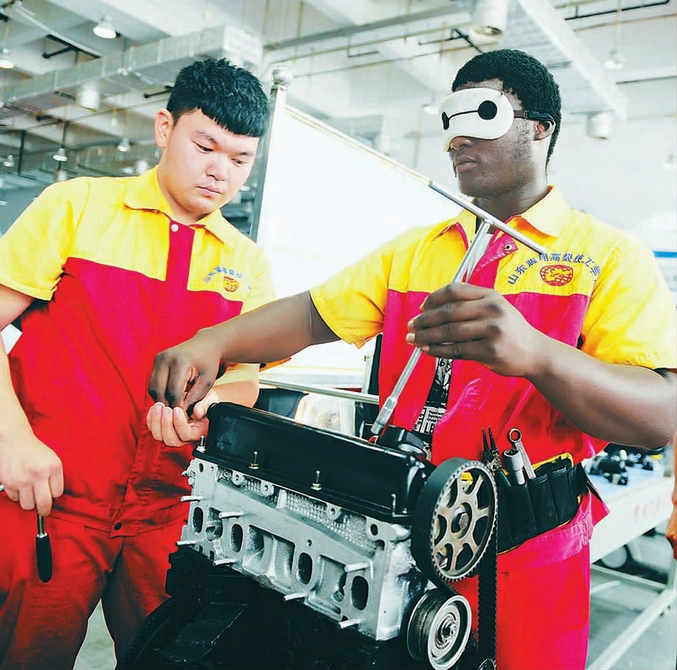 7·15世界青年技能日：各地技能“大聯(lián)歡”