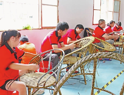 打造“立體就業(yè)”新模式——湖北省鄖西縣樹立新時代精準(zhǔn)扶貧的“鄖西樣本”