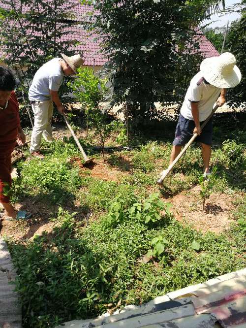 繡”好就業(yè)扶貧“花”——記江西省宜豐縣良田鋪村駐村第一書記熊仕睿