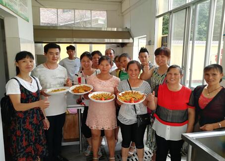 江西南康：家門口學(xué)技能 助力脫貧挖“窮根”