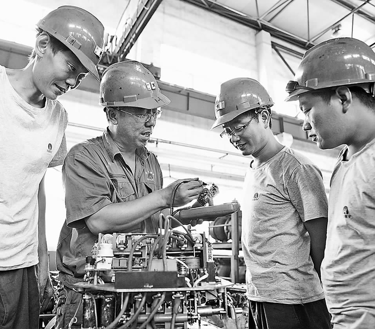 安徽省淮北礦業(yè)集團(tuán)孫疃煤礦“藍(lán)領(lǐng)計(jì)劃”助力青工成才