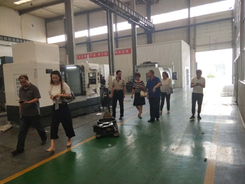 參觀轄區(qū)重點企業(yè)