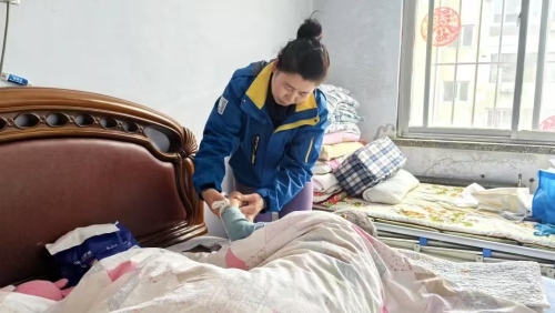 盤錦三替巾幗錦嫂到家家政服務(wù)員家政勞務(wù)品牌照片6